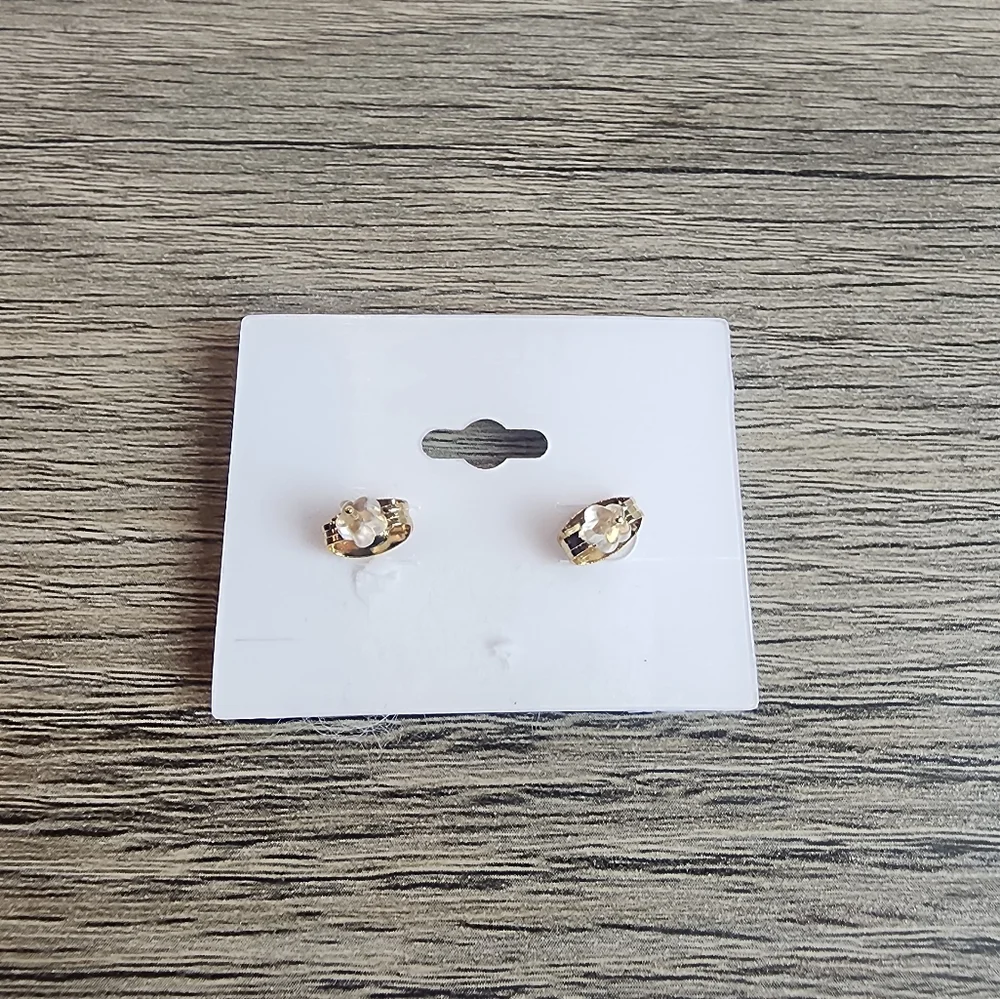 NWT Key to my Heart Stud Earrings - Picture 3 of 3